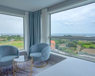 Hotel Sweet Castle Jeju Hamdeok - Ciudad de Jeju - Balcón