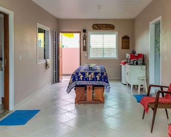 House On Praia Da Pinheira With Great Location Close To The Beach - Pinheira - Servicio de la propiedad