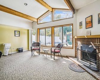 217 Cedarbrook Hotel Room - Killington - Huiskamer