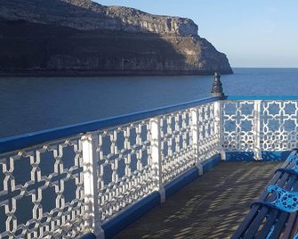 Holcombe House - Llandudno - Balcony