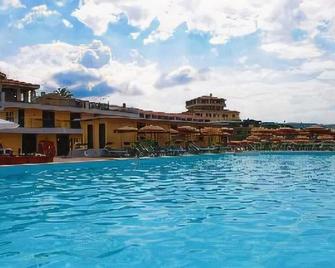 Sunbay Park Hotel - Civitavecchia - Uima-allas