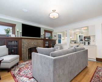 Wallingford Oasis - Seattle - Living room