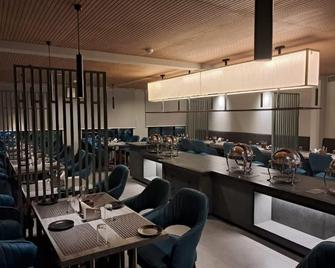Park Central - Kochi - Restaurant