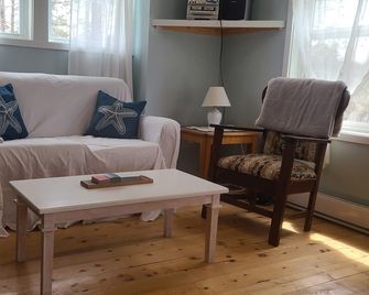 Oyster Blue Bay!! - Georgetown - Living room