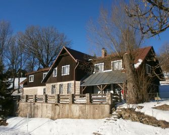 伏爾塔瓦酒店 - Strážné - 建築