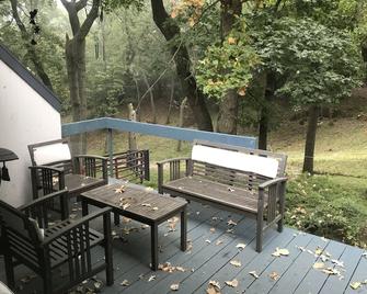 Escape to a Private Woodland Estate - Barrington - Patio