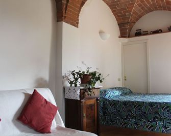 1 Bedroom Bed & breakfast in San Pietro Belvedere - Capannoli - Habitación