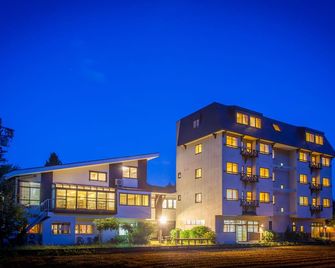 Schole Hakuba - Hakuba - Edificio