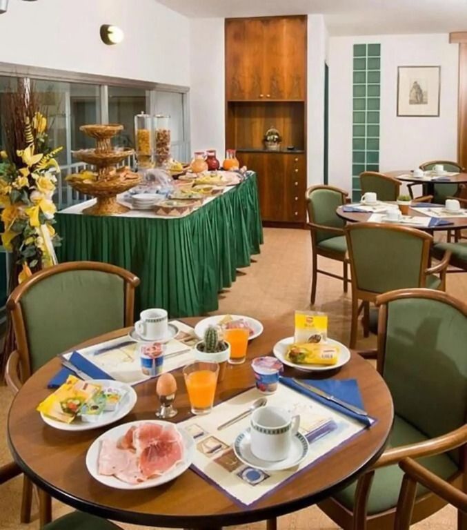 Hotel Augusta - גביצ'ה מארה - מסעדה