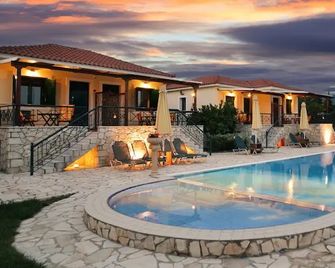 Dukes - Astros - Piscina