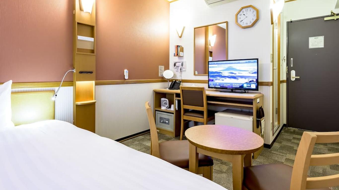 Toyoko Inn Okayama-Eki Nishiguchi-Migi