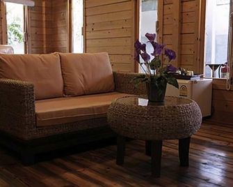 Loghome Boutique - Chiang Mai - Huiskamer