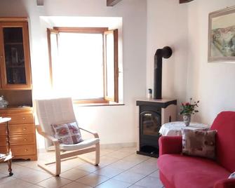 Comfortable apartment in the heart of the Tuscan-Emilian Apennines - Cutigliano - Sala de estar
