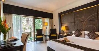 Amora Beach Resort Phuket - Choeng Thale - Schlafzimmer