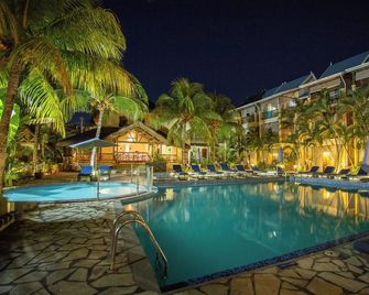 Le Palmiste Resort & Spa - Trou Aux Biches - Piscina