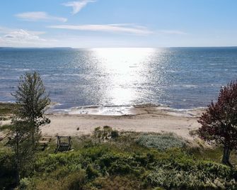 Sunset Beach Cottage on Lake Michigan with 240 feet of private sandy beach! - Garden - Beach