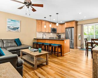 Beautiful Bayside Beach House Pet Friendly - Villas - Living room