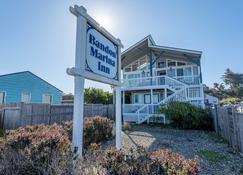 Set Sail Suite at Bandon Marina Inn - Bandon - Building