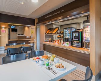 B&B HOTEL Colmar Vignobles Ouest - קולמר - מסעדה