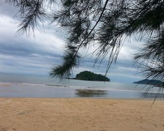 Rakkan Resort - Ko Phra Thong - Playa