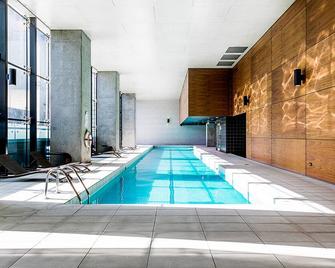 A Stylish Studio Right Next to Southern Cross - Melbourne - Pool