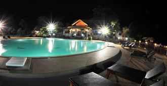 Arawan Riverside Hotel - Pakse - Pool