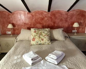Finca Aldabra - Pinos Genil - Habitación