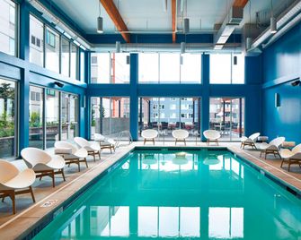 Aloft Seattle Redmond - Redmond - Pool