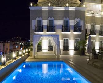 Ena Boutique Hotel - Bodrum - Basen