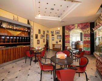 Hotel Italia & Lombardi - Montefiascone - Бар