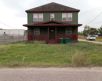 Rental Unit 1 Near Nasa, Kemah, Galveston - La Marque - Building
