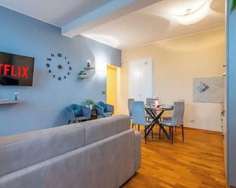 Il cuore di Torino- 6 ospiti - Turin - Living room