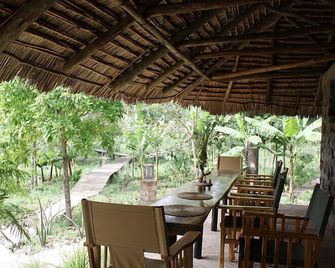 Kiboko Lodge - Usa River - Patio