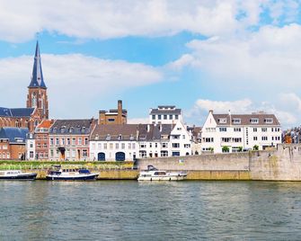 easyHotel Maastricht City Centre - Maastricht - Bedroom