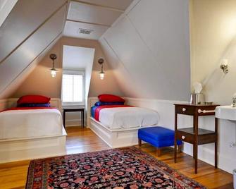 1920's Historic Mountain Home - Tryon - Bedroom