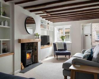 The Cottage - Cirencester - Living room