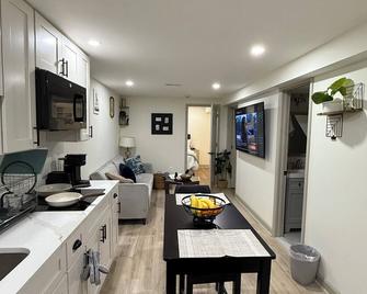 Charming and Convenient Retreat in the vibrant Upper Northwest of DC - Washington D. C. - Cocina
