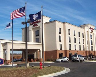 Hampton Inn Farmville - Farmville - Building