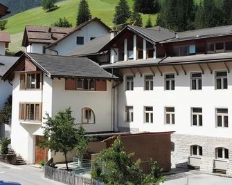 Chalet Hotel Diamant - San Martino in Badia/St. Martin in Thurn - Gebouw