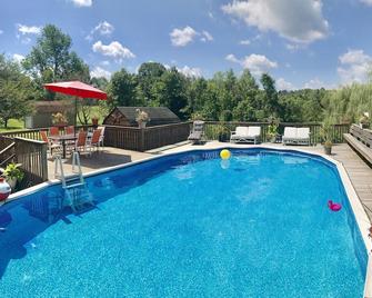 Honesdale Escape ~ A Place to Remember. - Honesdale - Pool