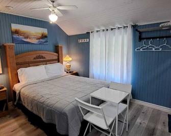 Windspire Inn - Saugeen Shores - Schlafzimmer