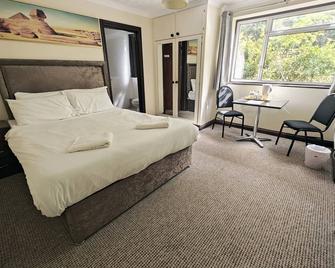 Little Foxes Hotel - Crawley - Bedroom