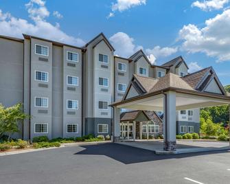Microtel Inn & Suites by Wyndham Sylva Dillsboro Area - Dillsboro - Edificio