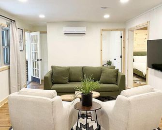 The Rex - Greentown - Sala de estar