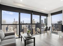 Platinum City Serviced Apartments - Melbourne - Living room