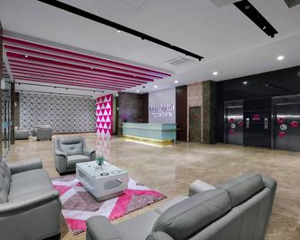 Favehotel Nagoya - Batam - Batam - Lobby