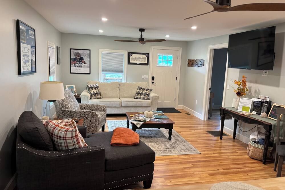 Charming 3-bedroom cottage centrally located in Lock Haven, Pennsylvania