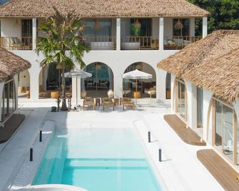 Ginevra Khaolak - Takua Pa - Pool