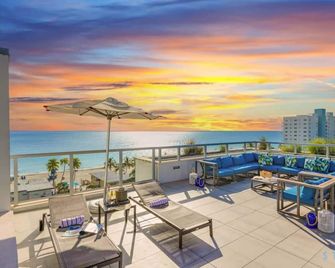 Best Stay Rooftop Pool Hollywood Beach Broad Walk - Hollywood - Balcón