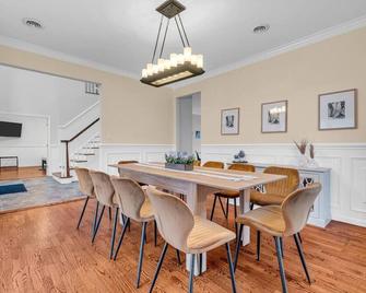 Mountain Views That`ll Take Your Breath Away! - Stony Point - Dining room